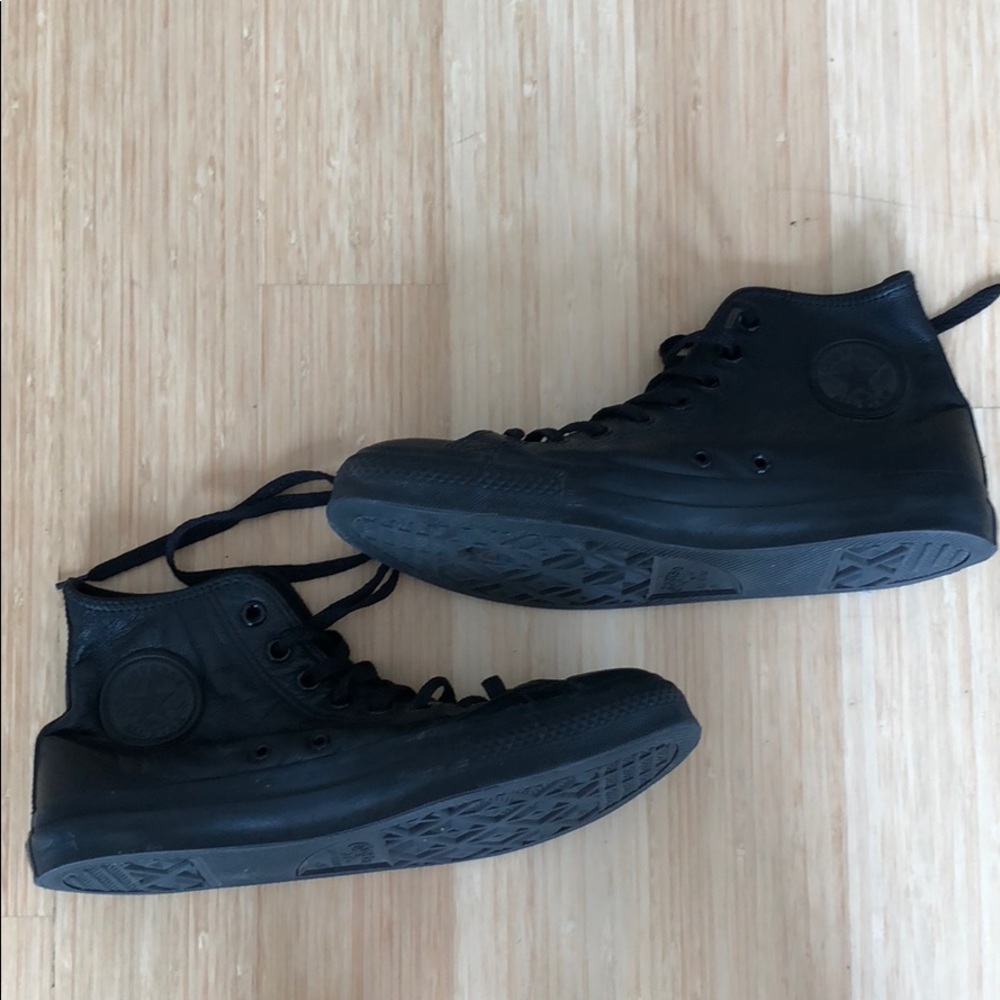 Black leather converse hi tops